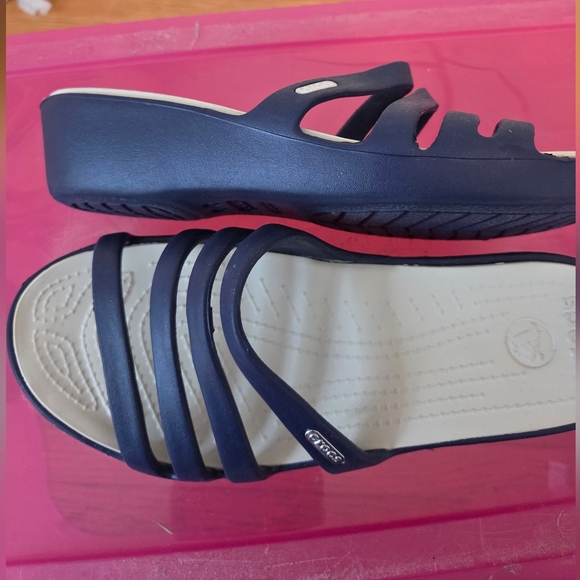 CROCS Women's Navy Strappy Sandals - Picture 1 of 8